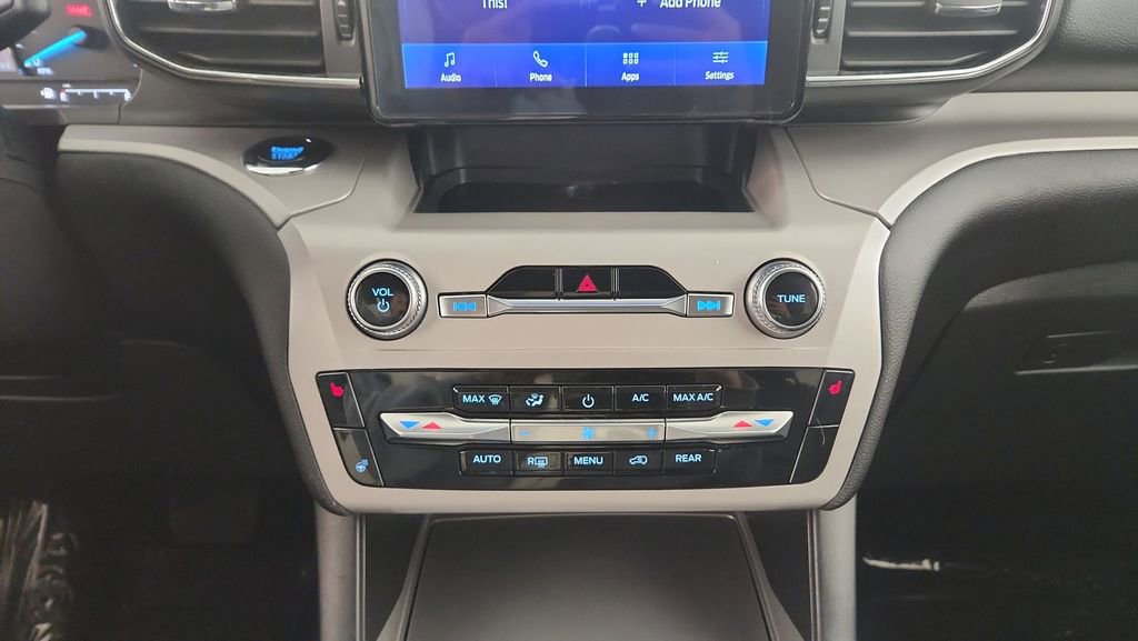 Certified 2023 Ford Explorer XLT w/ Equipment Group 202A image 18