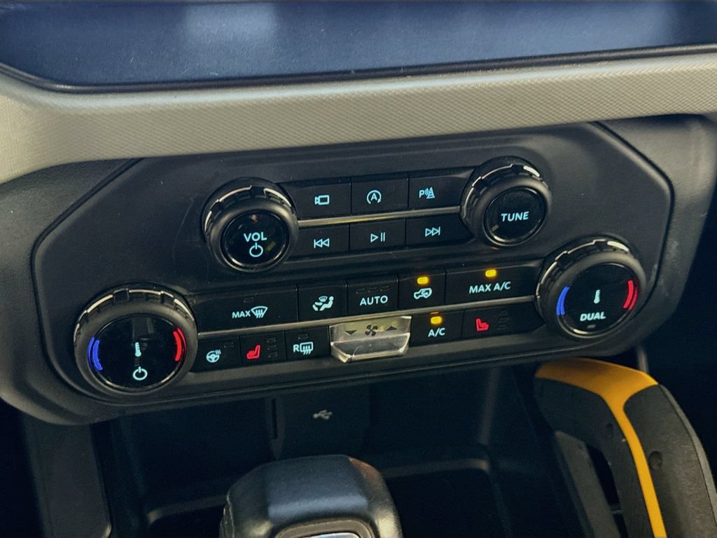 Certified 2022 Ford Bronco Badlands AWD/4WD image 6