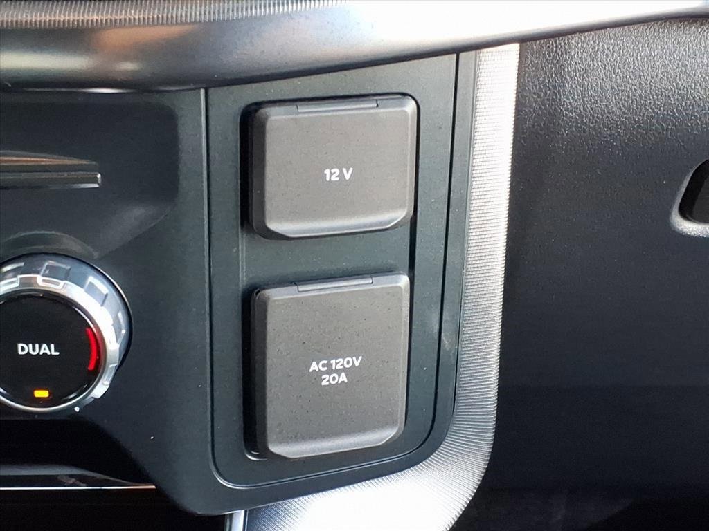 Certified 2025 Ford F150 Platinum image 11