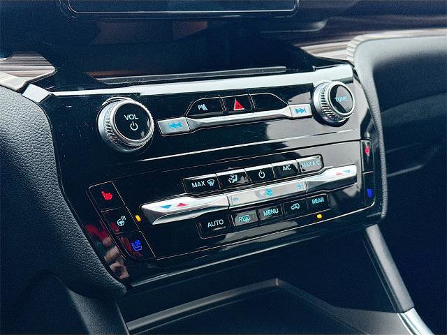 Certified 2024 Ford Explorer Limited image 14