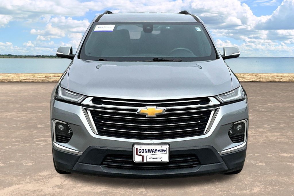 Used 2023 Chevrolet Traverse LT w/ LPO, Cargo Package AWD/4WD image 2
