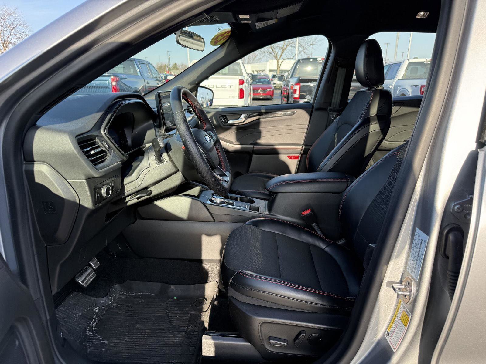 Certified 2023 Ford Escape ST-Line w/ Tech Pack #1 image 9