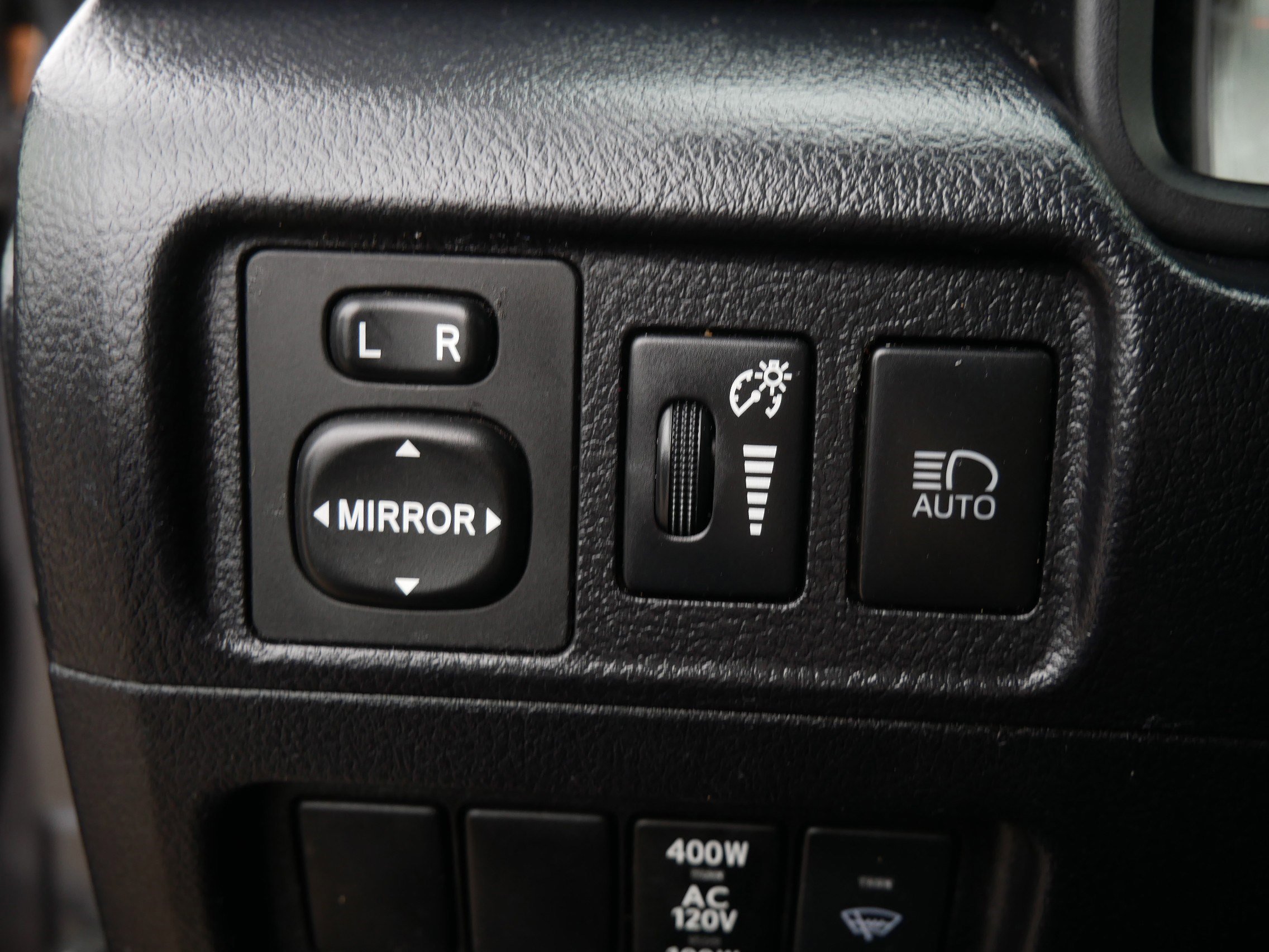 Used 2022 Toyota 4Runner SR5 AWD/4WD image 26