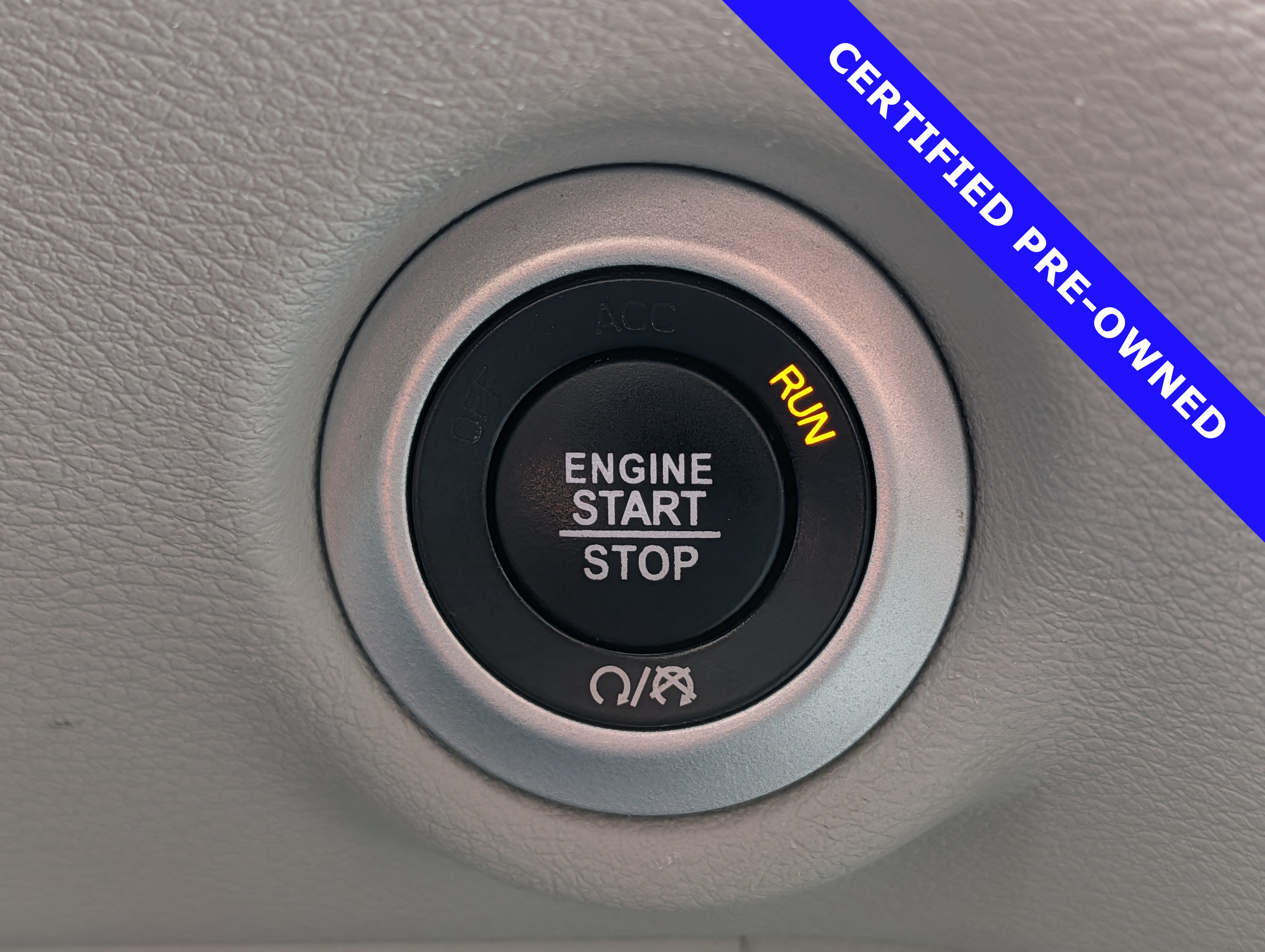 Used 2023 Chrysler Pacifica Touring-L FWD image 34