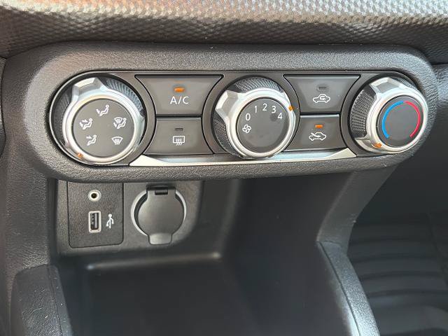 Used 2020 Nissan Kicks S FWD image 13