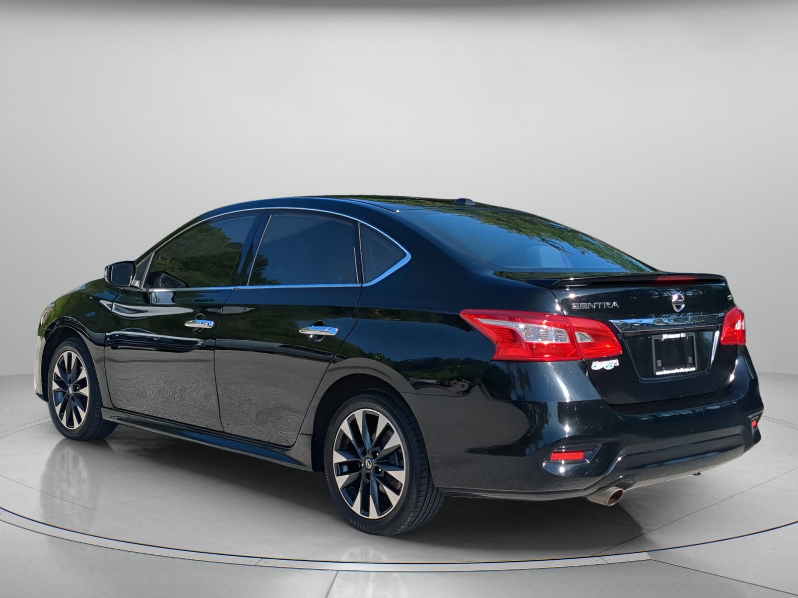 Used 2019 Nissan Sentra SR FWD image 42