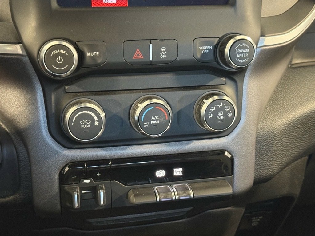 Used 2022 RAM 2500 Big Horn w/ Cold Weather Group image 21