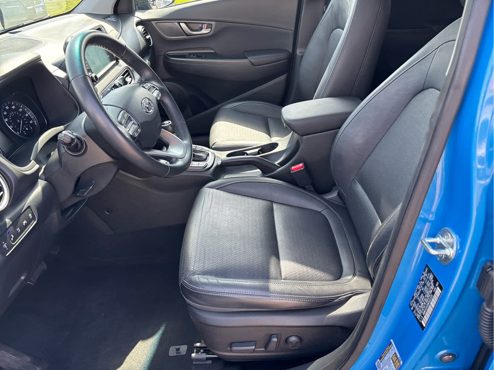 Used 2021 Hyundai Kona Ultimate w/ Cargo Package AWD/4WD image 11