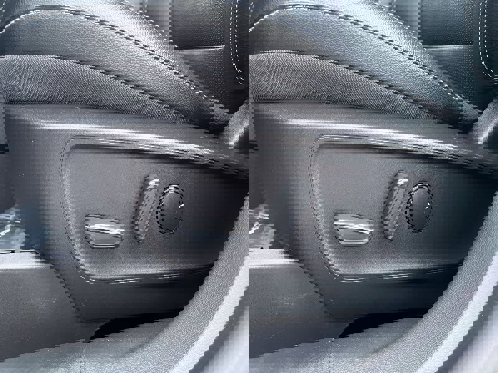 Certified 2022 Ford Escape SEL image 18