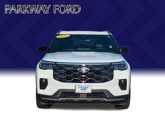Certified 2025 Ford Explorer Platinum w/ Ultimate Package AWD/4WD image 8