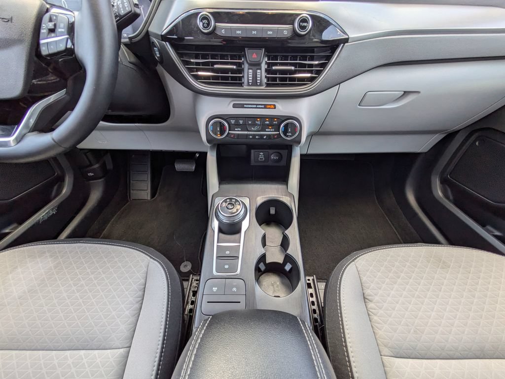 Certified 2025 Ford Escape Active w/ Cold Weather Package FWD image 19