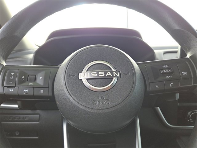 Used 2024 Nissan Rogue S image 33