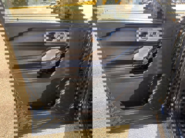 Certified 2022 Ford Explorer Platinum w/ Equipment Group 601A image 12