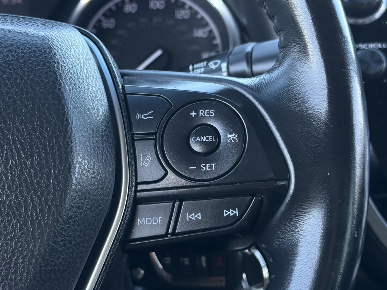 Used 2020 Toyota Camry SE FWD image 14