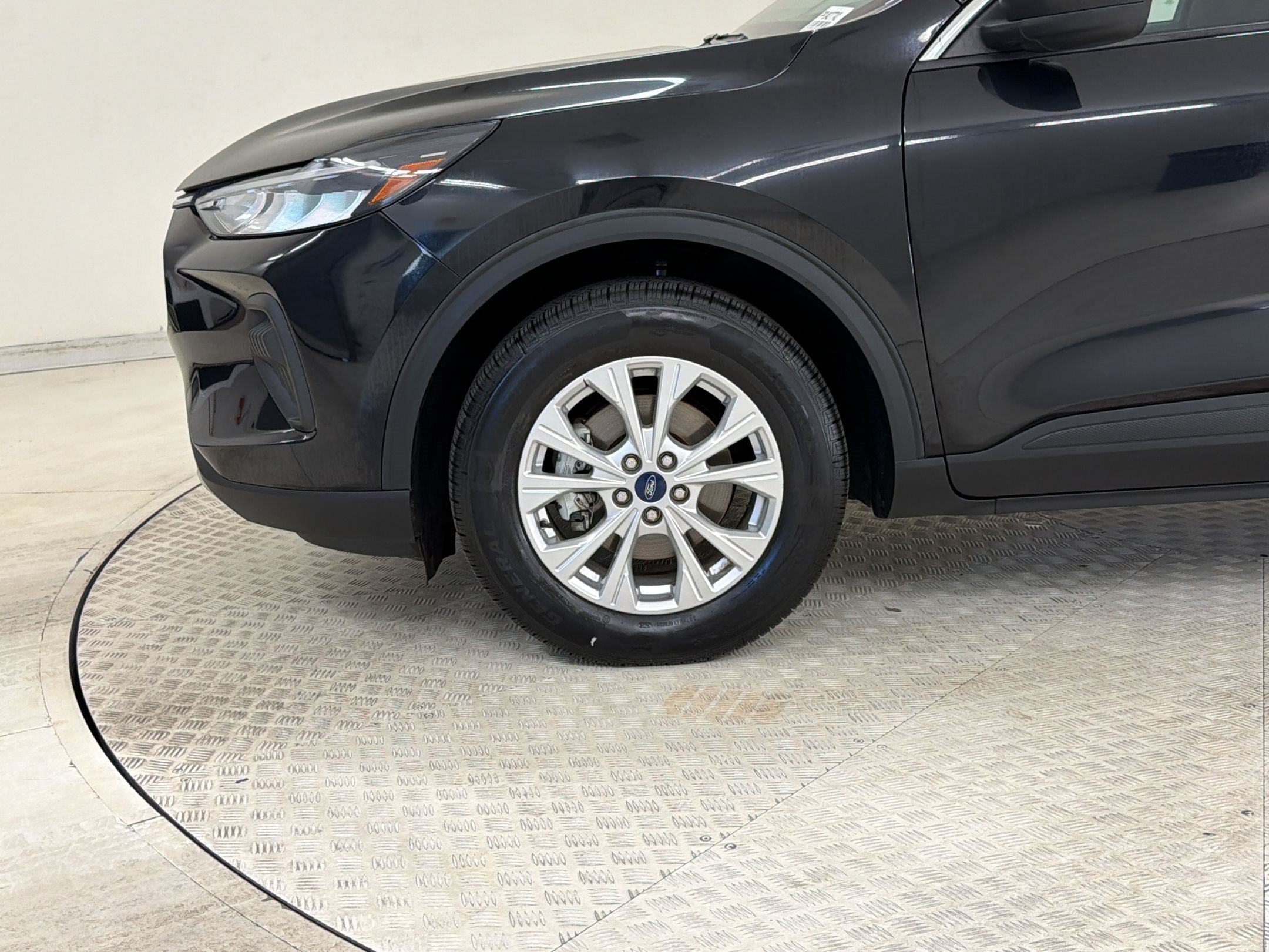 Certified 2023 Ford Escape Active AWD/4WD image 13