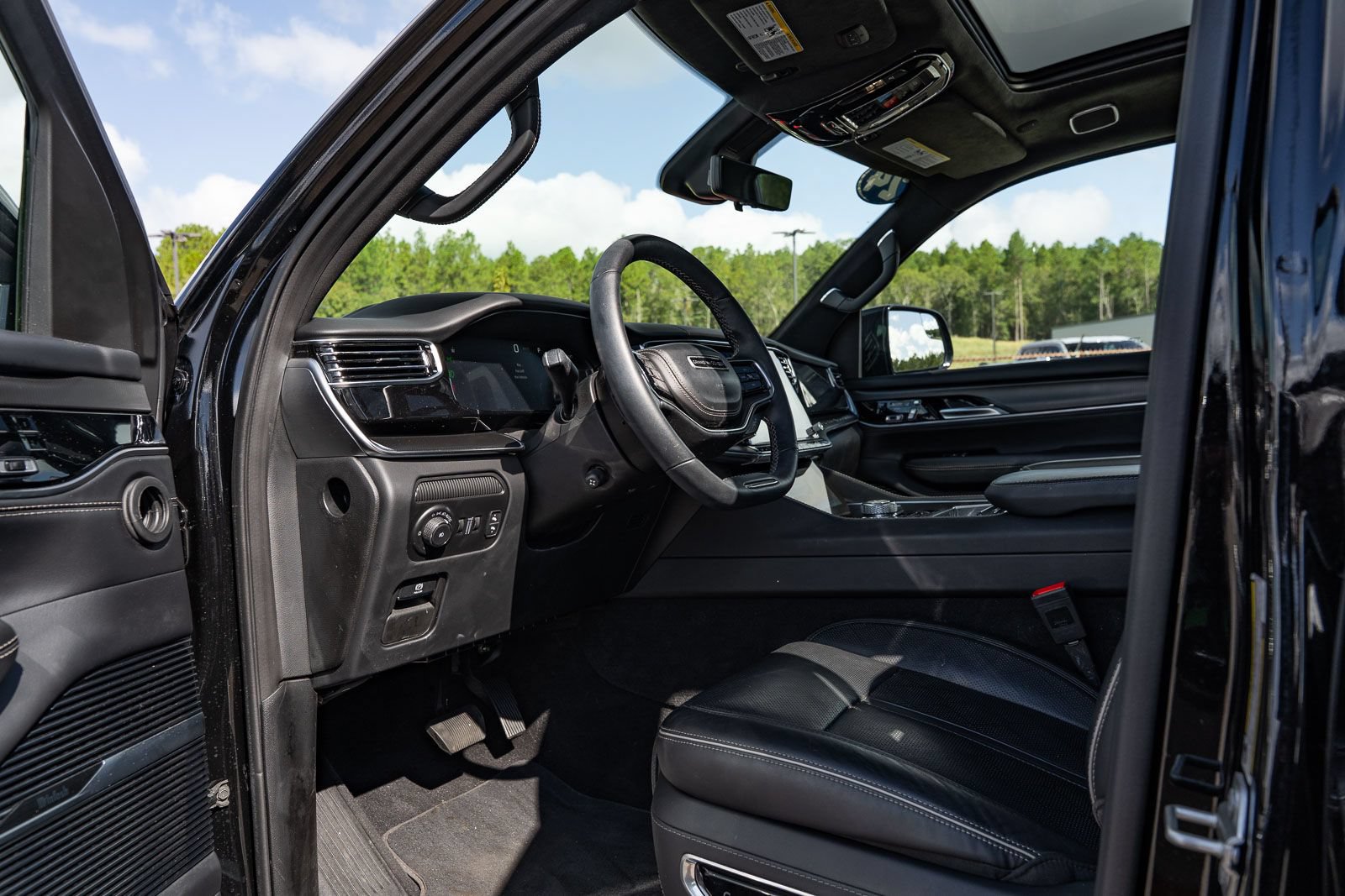 Used 2024 Jeep Grand Wagoneer L Series II w/ Quick Order Packagew 28T AWD/4WD image 23