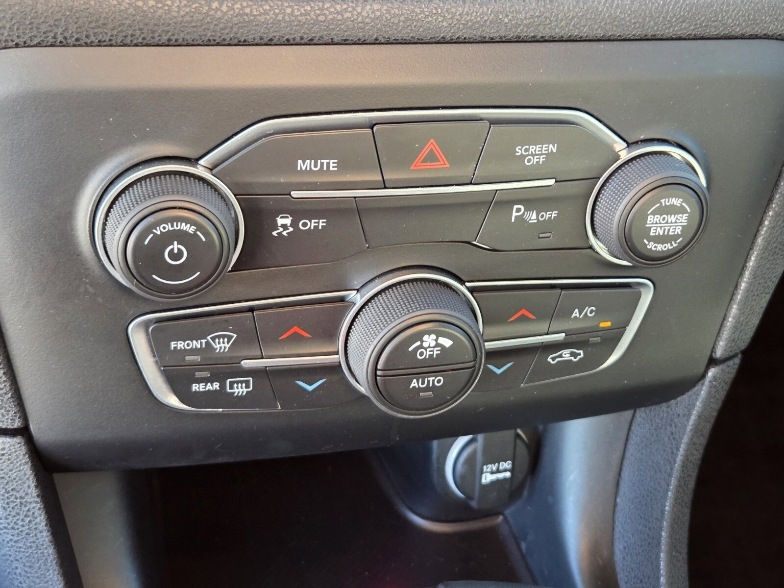 Used 2018 Dodge Charger SXT Plus w/ Blacktop Package image 20