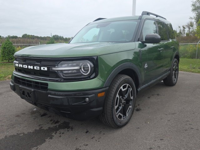 Certified 2023 Ford Bronco Sport Outer Banks w/ Tech Package AWD/4WD image 2