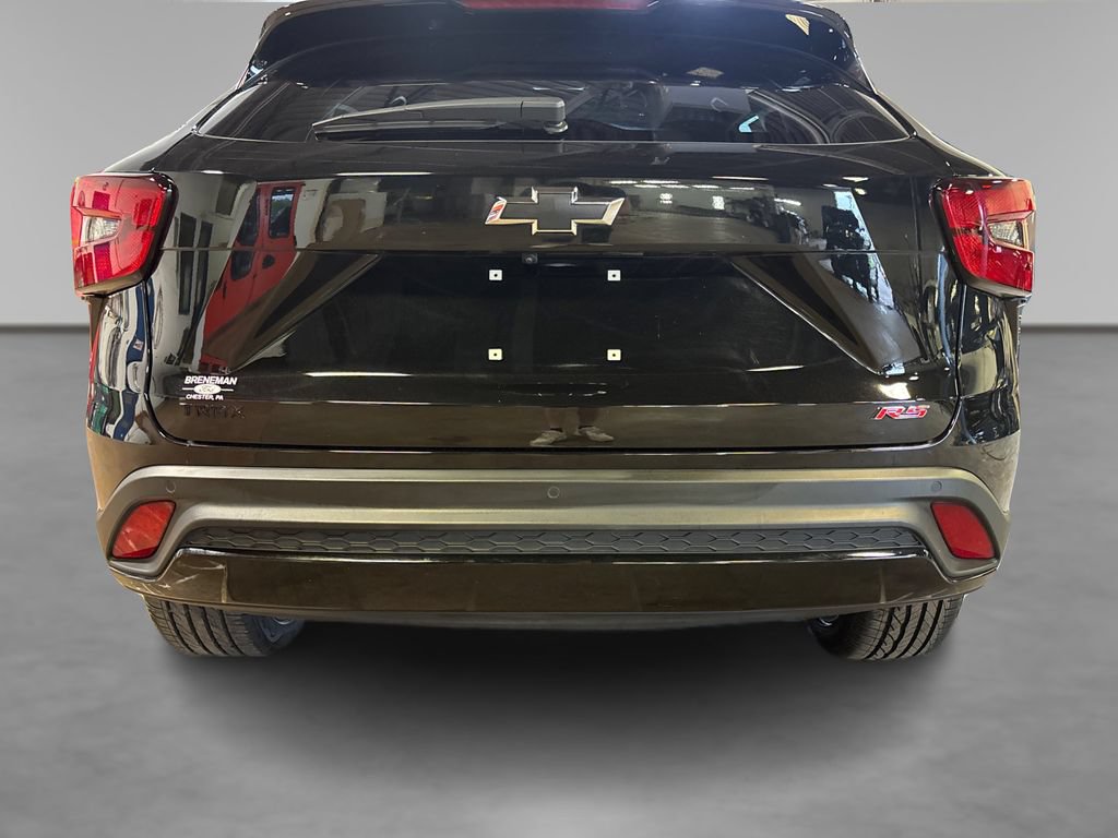 Used 2025 Chevrolet Trax RS w/ Sunroof Package FWD image 17
