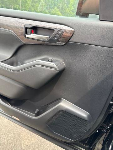 Used 2023 Toyota Highlander Platinum AWD/4WD image 27