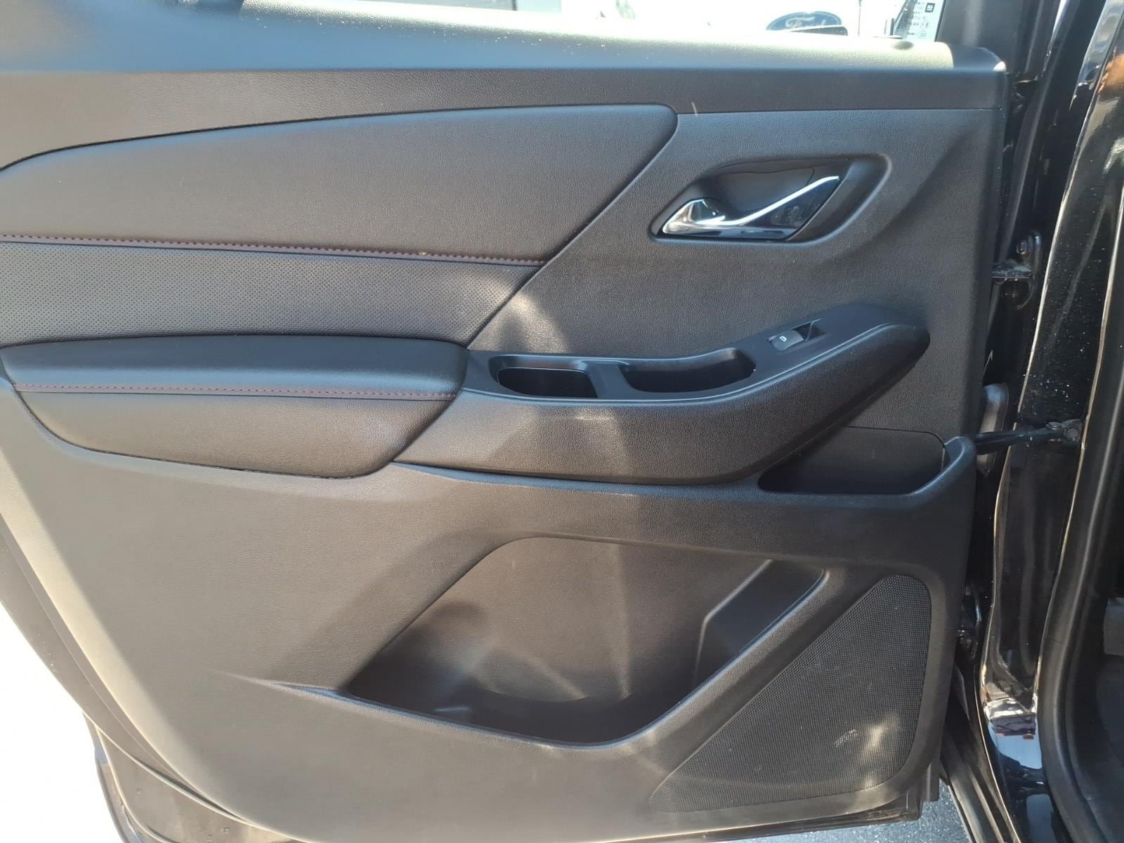 Used 2022 Chevrolet Traverse RS AWD/4WD image 17