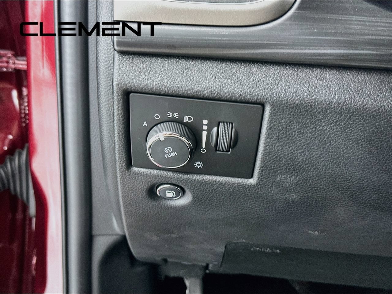 Used 2020 Jeep Grand Cherokee Altitude AWD/4WD image 14
