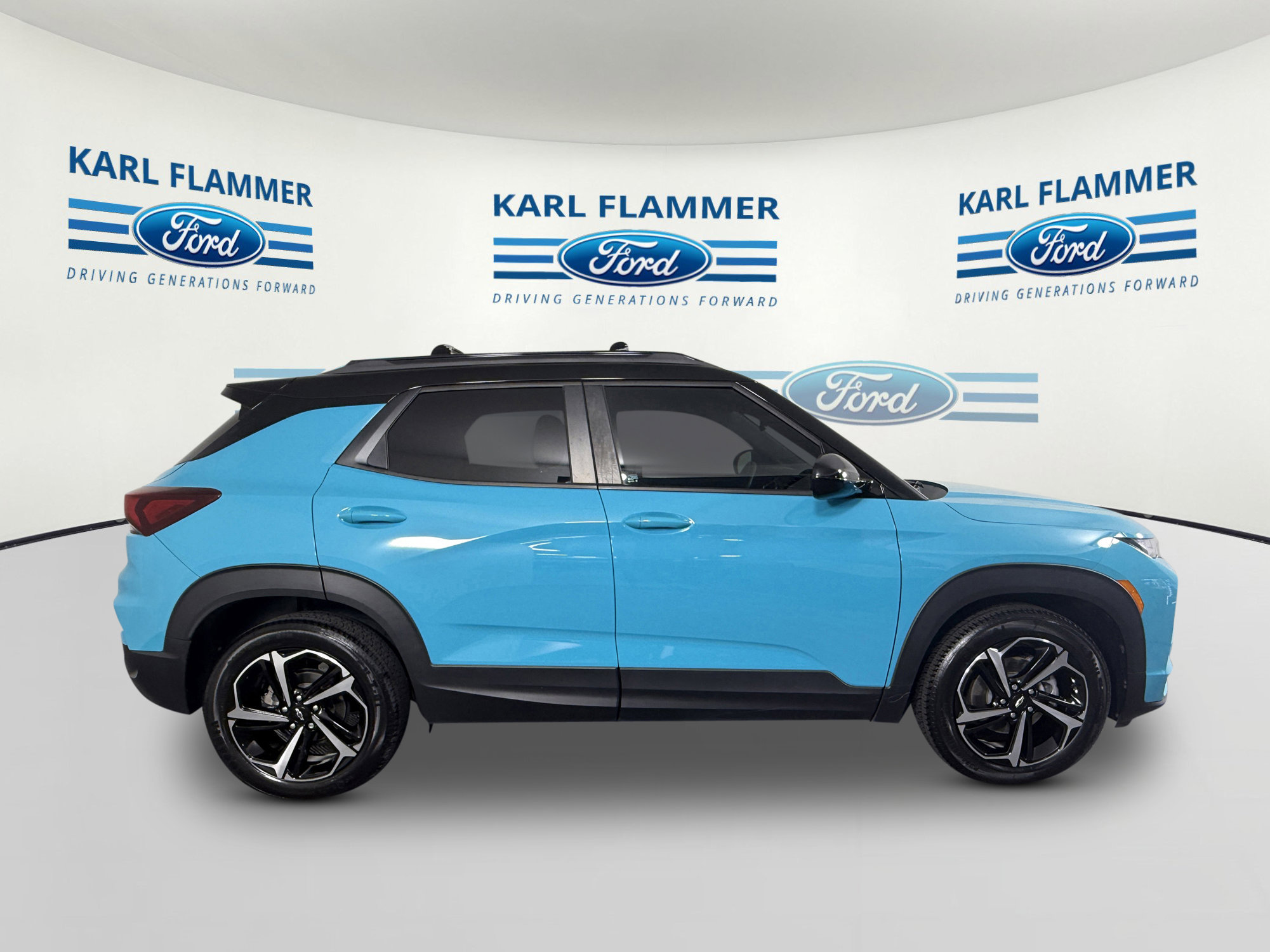 Used 2021 Chevrolet TrailBlazer RS w/ Sun and Liftgate Package image 2