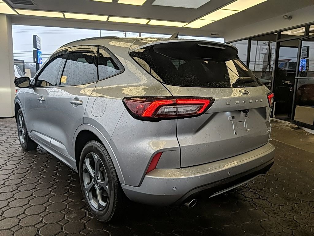 Certified 2024 Ford Escape ST-Line w/ Tech Pack #1 AWD/4WD image 9