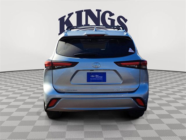 Used 2024 Toyota Highlander Platinum image 4