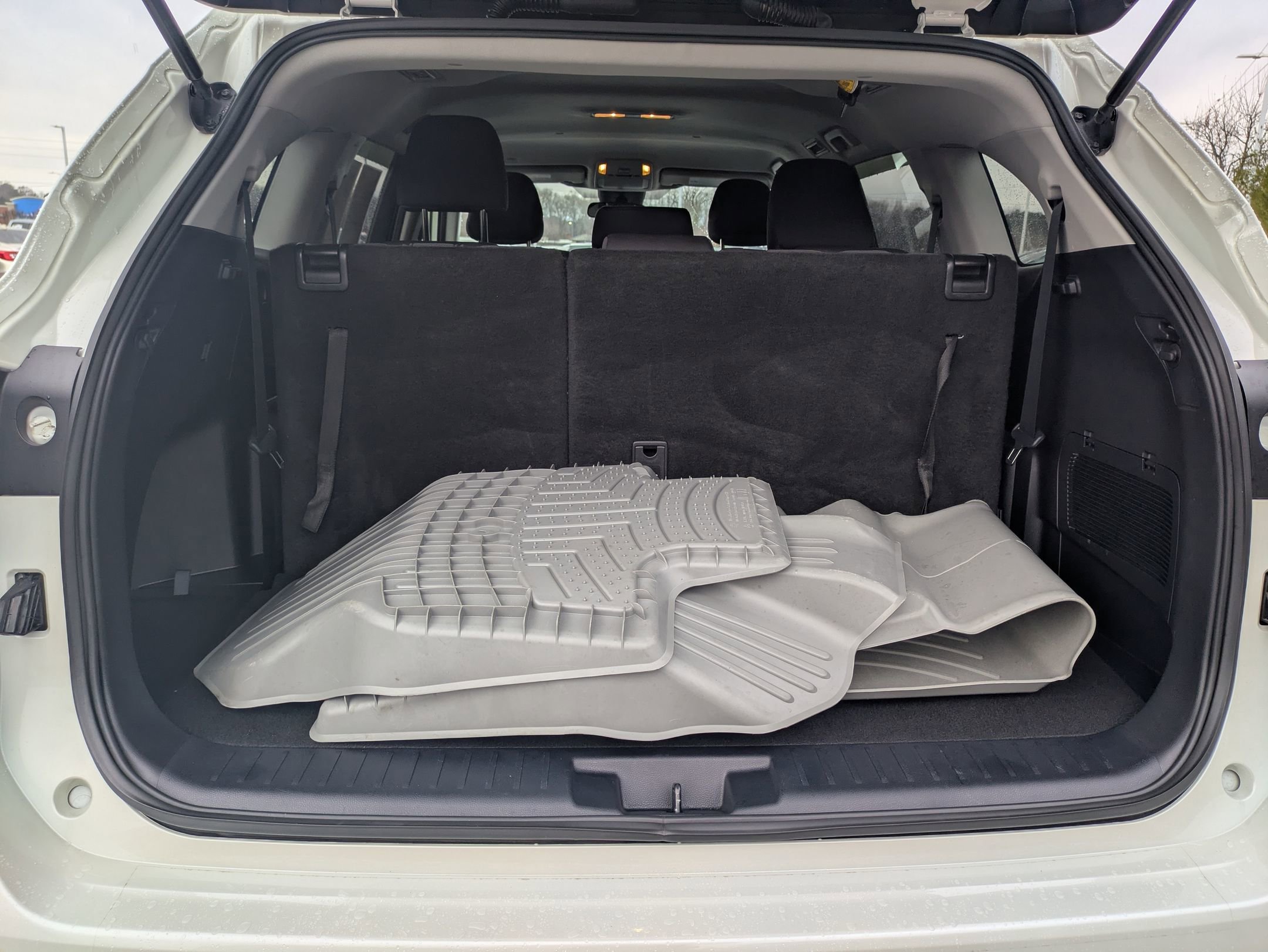 Used 2021 Toyota Highlander L image 31