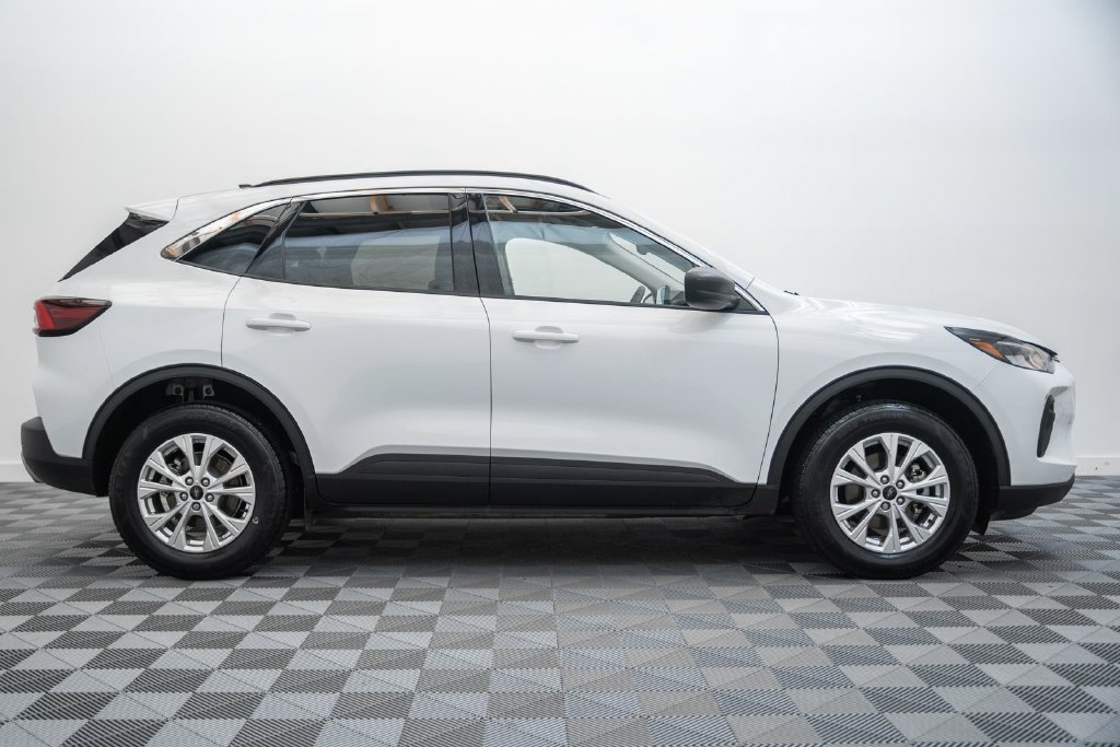 Certified 2023 Ford Escape Active w/ Tech Pack #1 AWD/4WD image 4