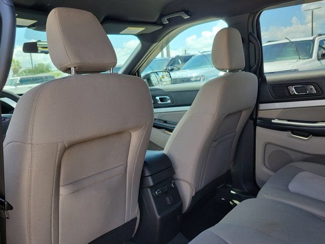 Certified 2018 Ford Explorer FWD image 13