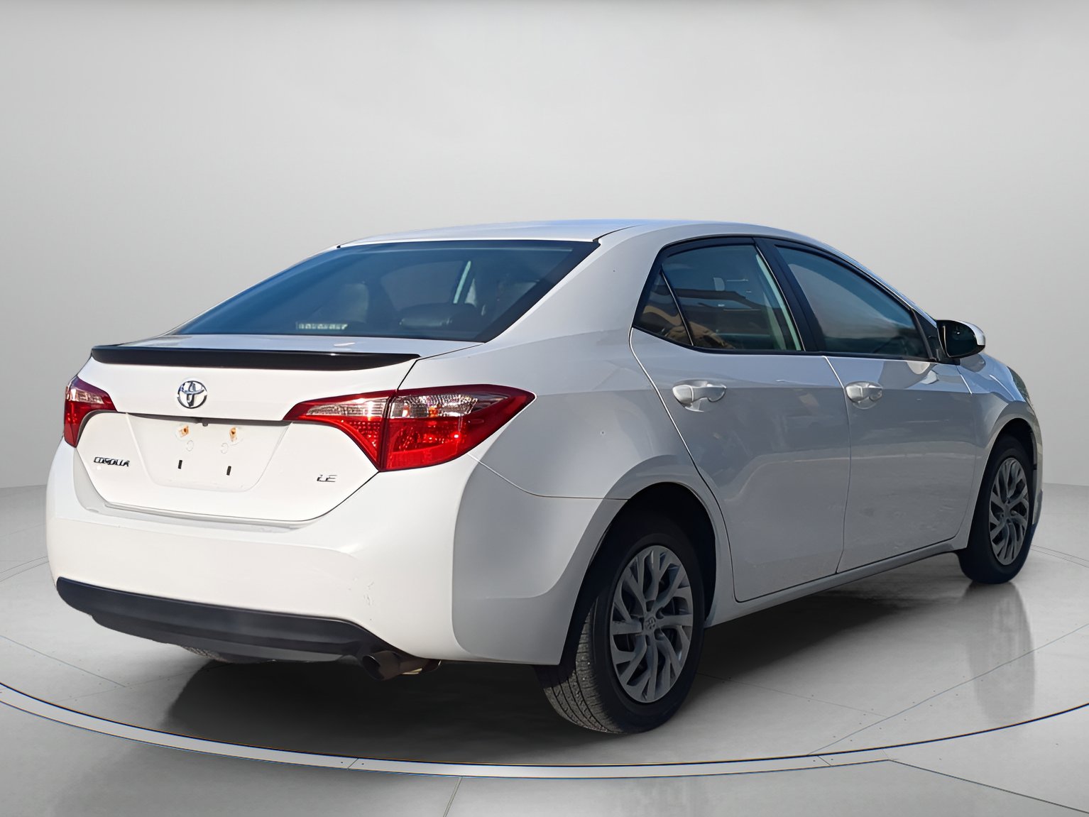 Used 2018 Toyota Corolla LE image 39