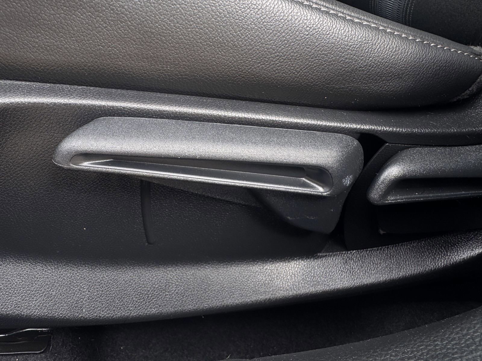 Used 2025 Honda Civic Sport image 27