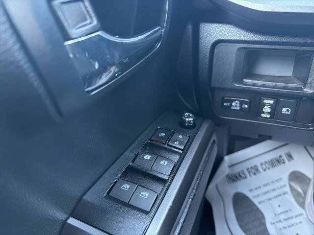 Used 2018 Toyota Tacoma TRD Off-Road image 18