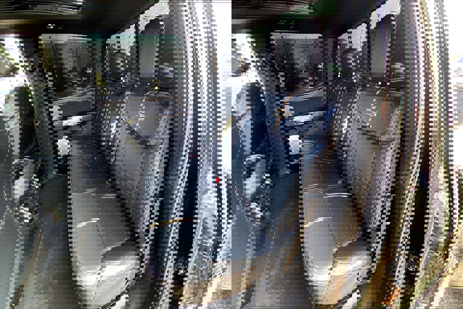 Certified 2024 Ford F350 Platinum w/ FX4 Off-Road Package image 18