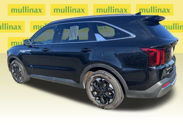 Used 2024 Kia Sorento S image 11