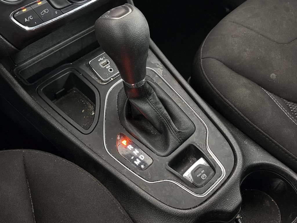 Used 2021 Jeep Cherokee Latitude FWD image 27