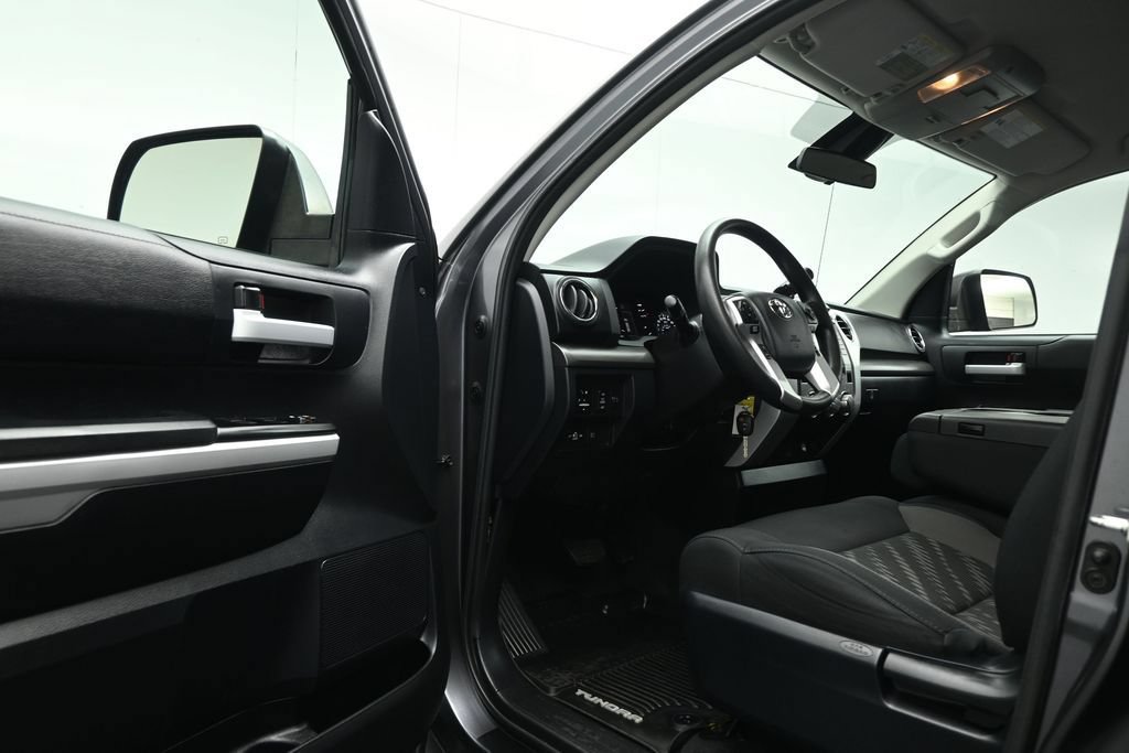 Used 2018 Toyota Tundra SR5 RWD image 9
