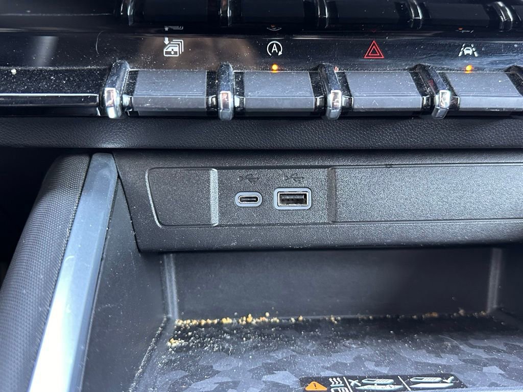 Used 2023 Chevrolet Colorado Z71 w/ Z71 Convenience Package 2 image 31