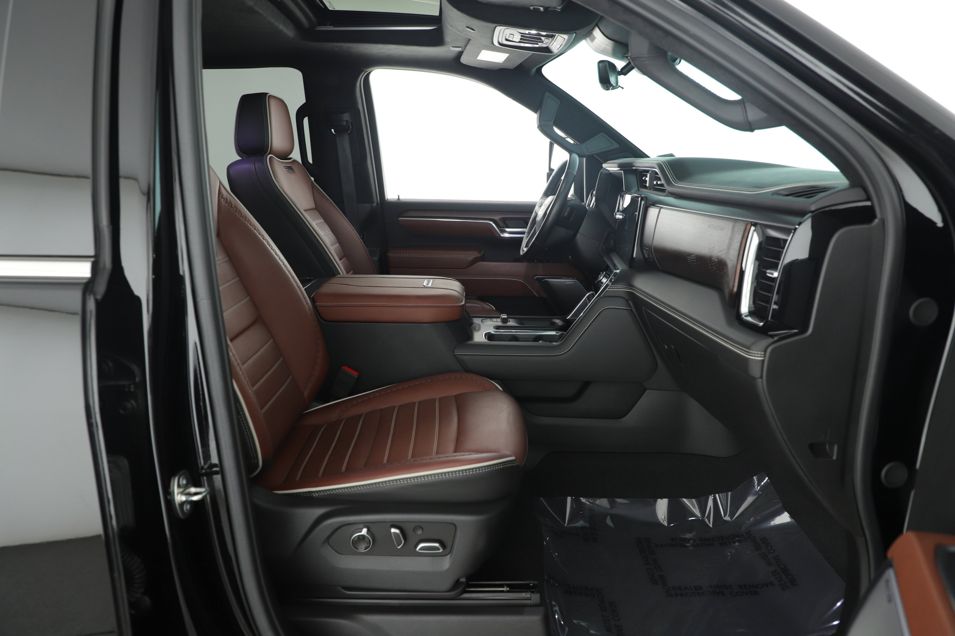 Used 2024 GMC Sierra 2500 Denali Ultimate w/ Max Trailering Package image 12