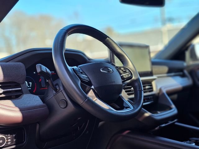 Certified 2025 Ford Explorer Platinum image 21