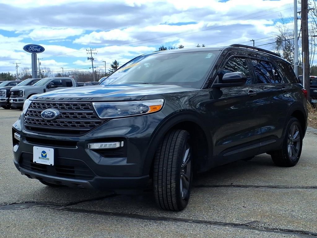 Certified 2022 Ford Explorer XLT w/ Equipment Group 202A AWD/4WD image 7