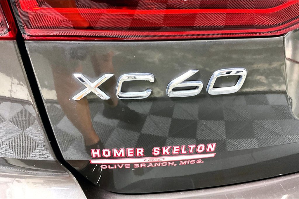 Used 2022 Volvo XC60 B5 Momentum FWD image 14