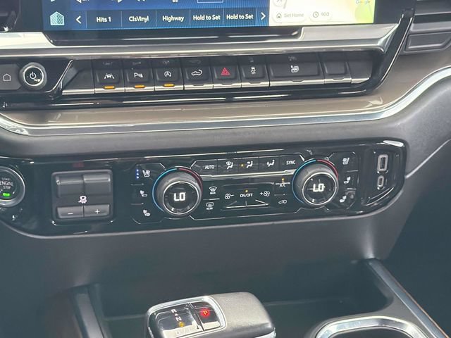 Used 2022 Chevrolet Silverado 1500 High Country AWD/4WD image 21