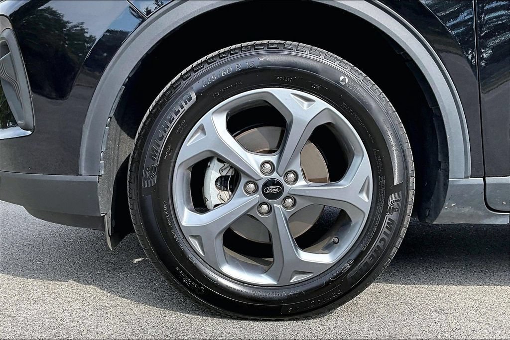 Certified 2025 Ford Escape ST-Line AWD/4WD image 9
