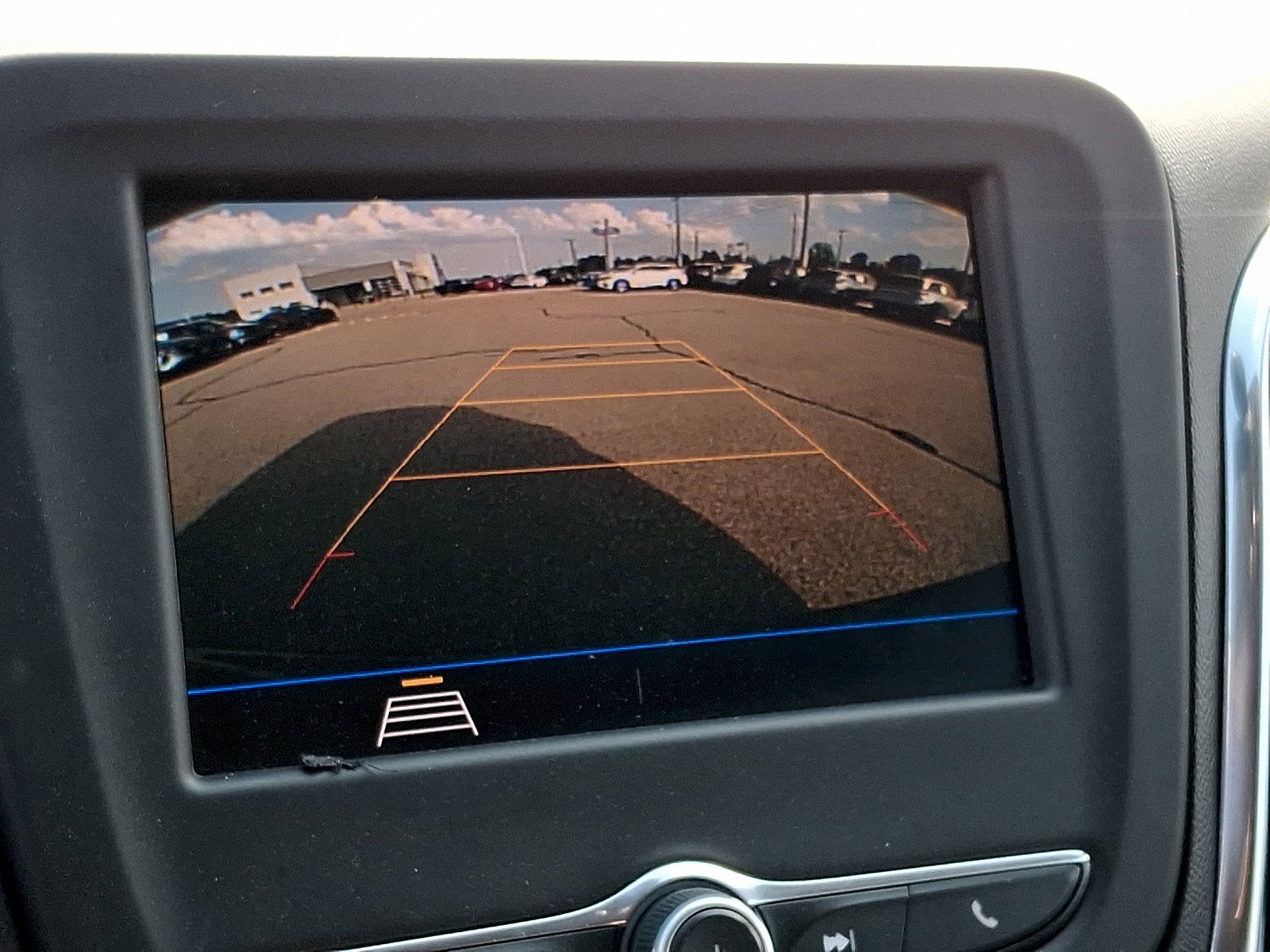 Used 2020 Chevrolet Equinox LT image 16