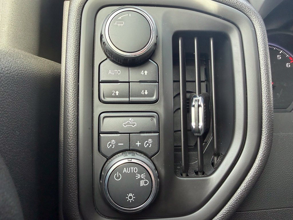 Used 2024 Chevrolet Silverado 1500 Custom Trail Boss w/ LPO, Dark Essentials Package AWD/4WD image 24