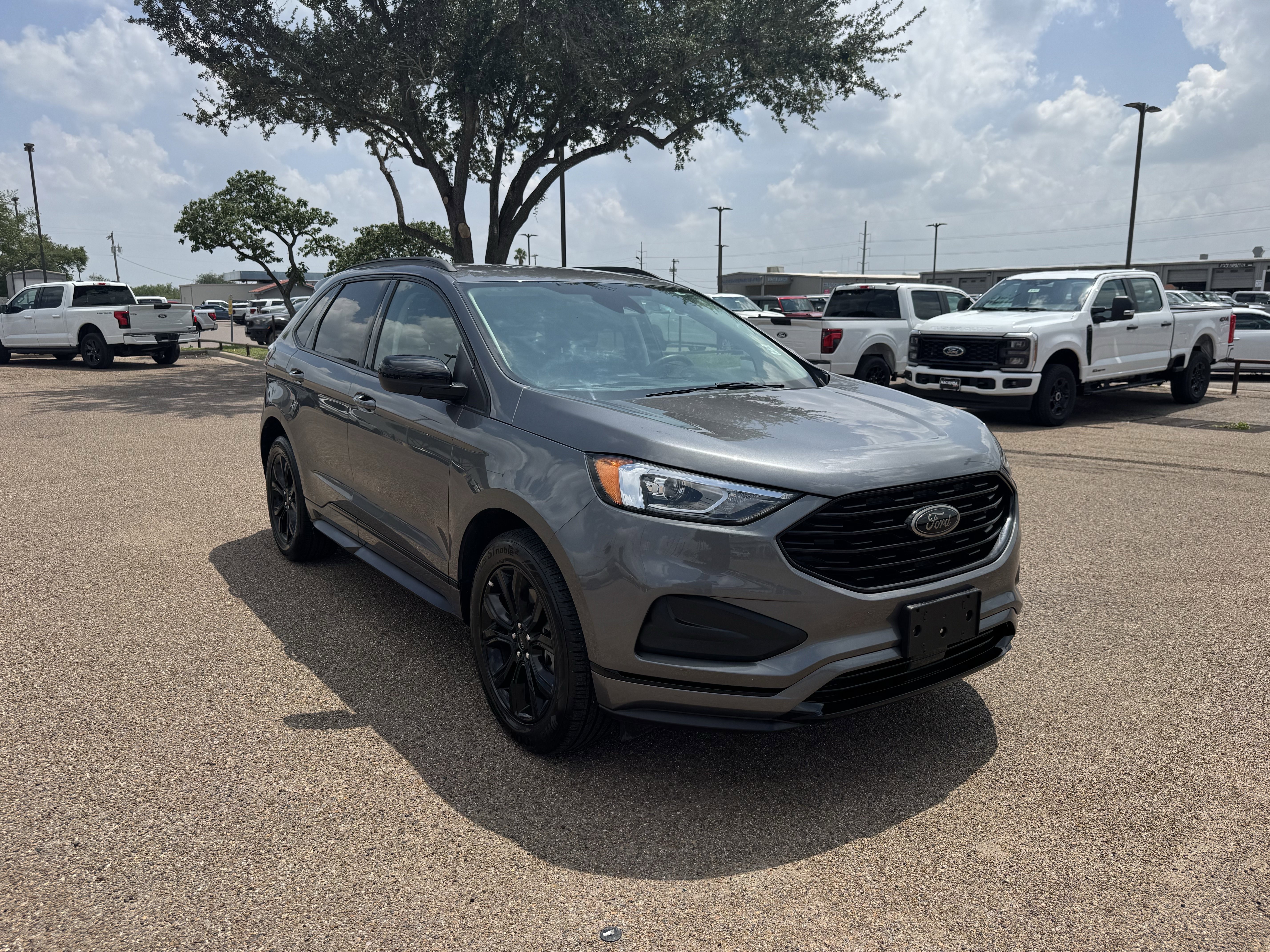 Certified 2024 Ford Edge SE w/ Black Appearance Package AWD/4WD image 6
