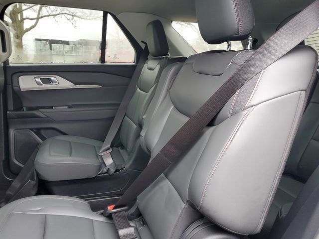 Certified 2025 Ford Explorer Active w/ Active Comfort Package image 24